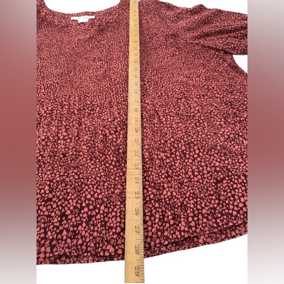 4X Printed Heart Blouse with Swingy Pleats from the In Every Story line at PENN - Picture 8 of 17
